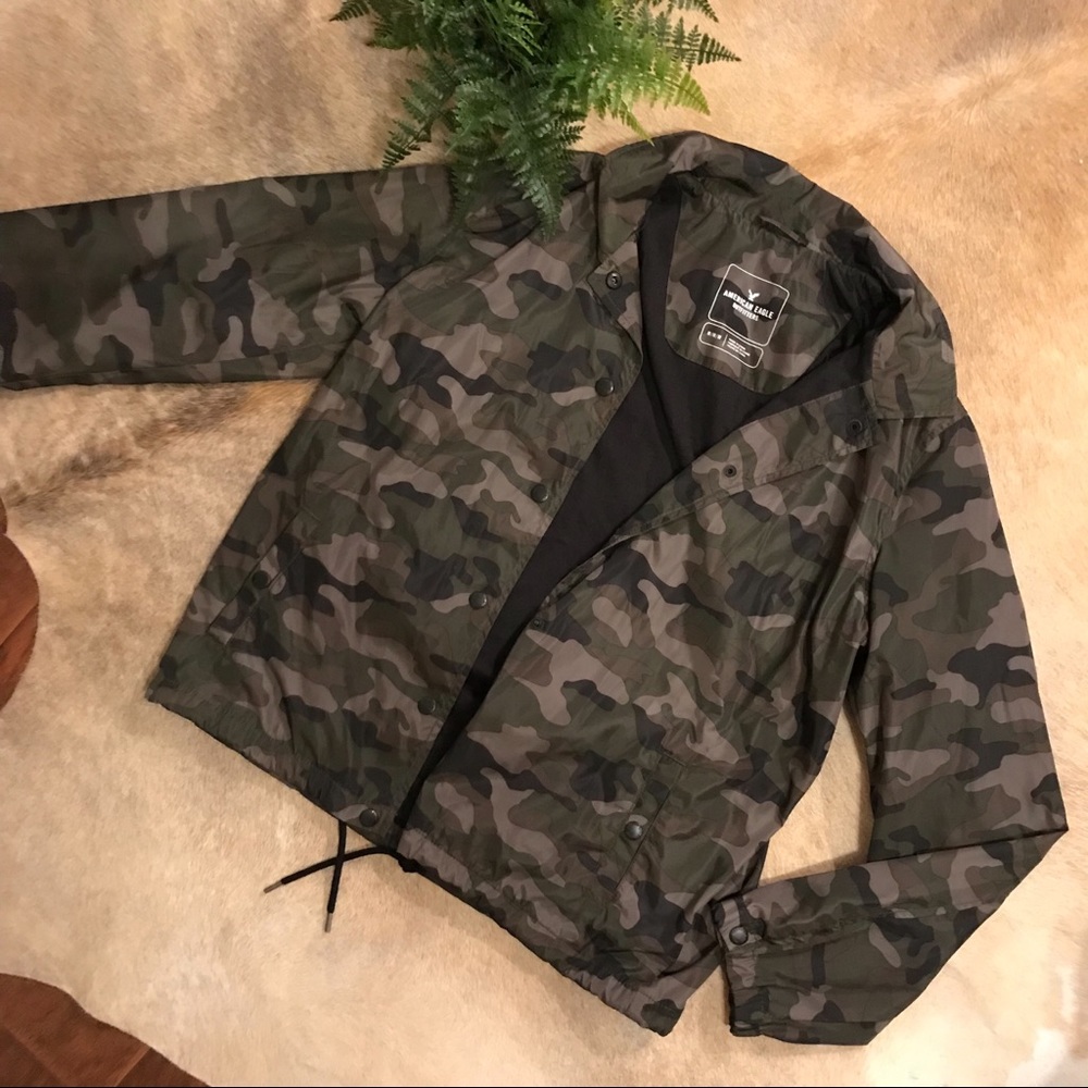 American Eagle Camo Windbreaker sz: M